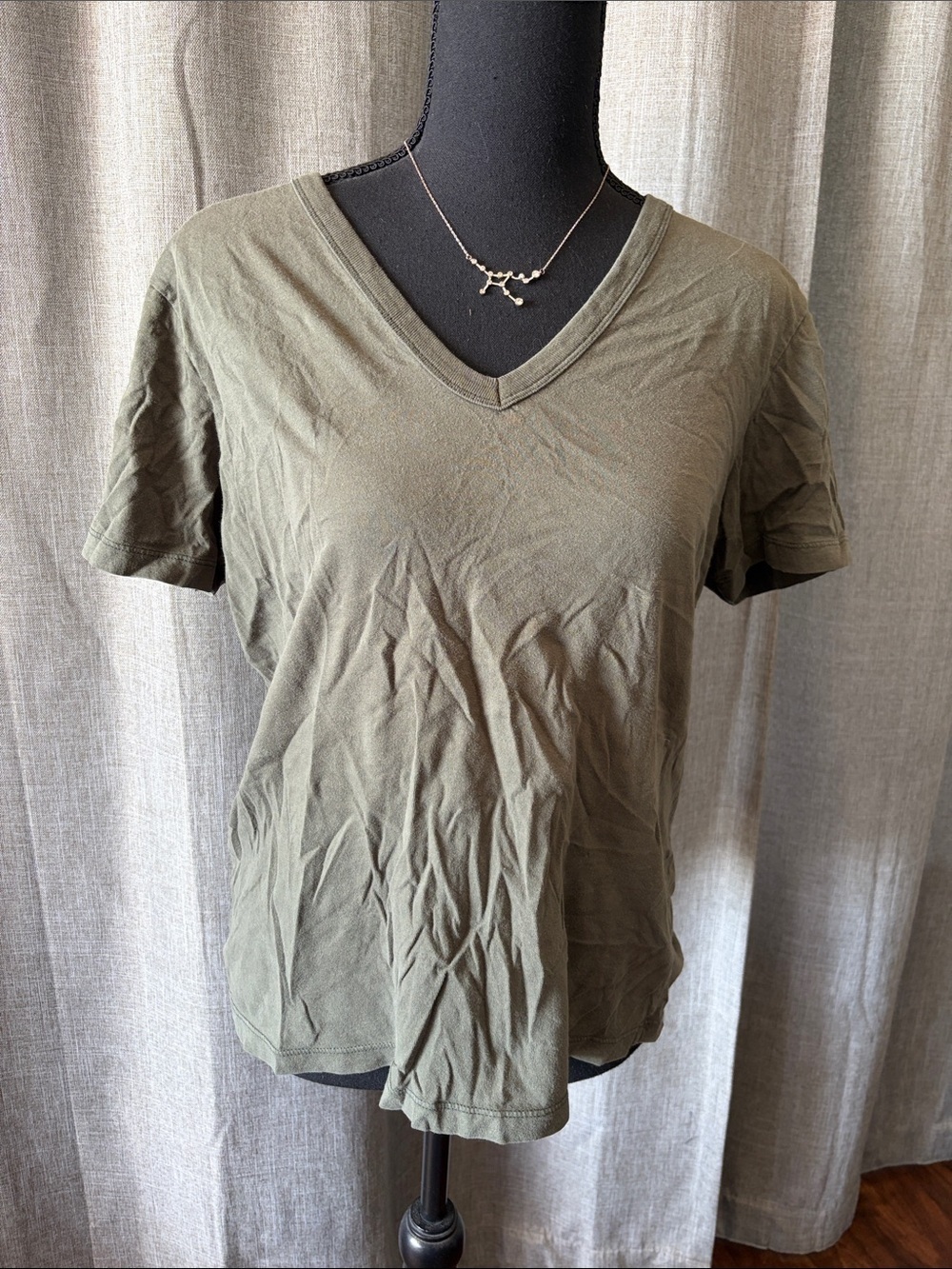 J. Crew Everyday V-Neck Short Sleeve Tee in Olive Green